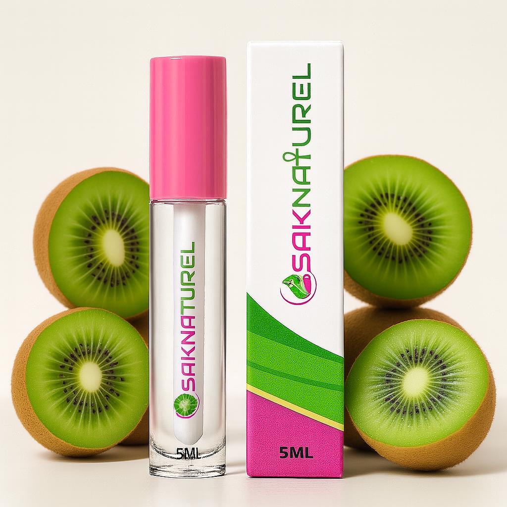 "SakNaturel hydrating kiwi lip gloss in a clear tube with gold cap, displayed on a white background. Vegan formula with a fresh kiwi scent for soft, glossy lips."